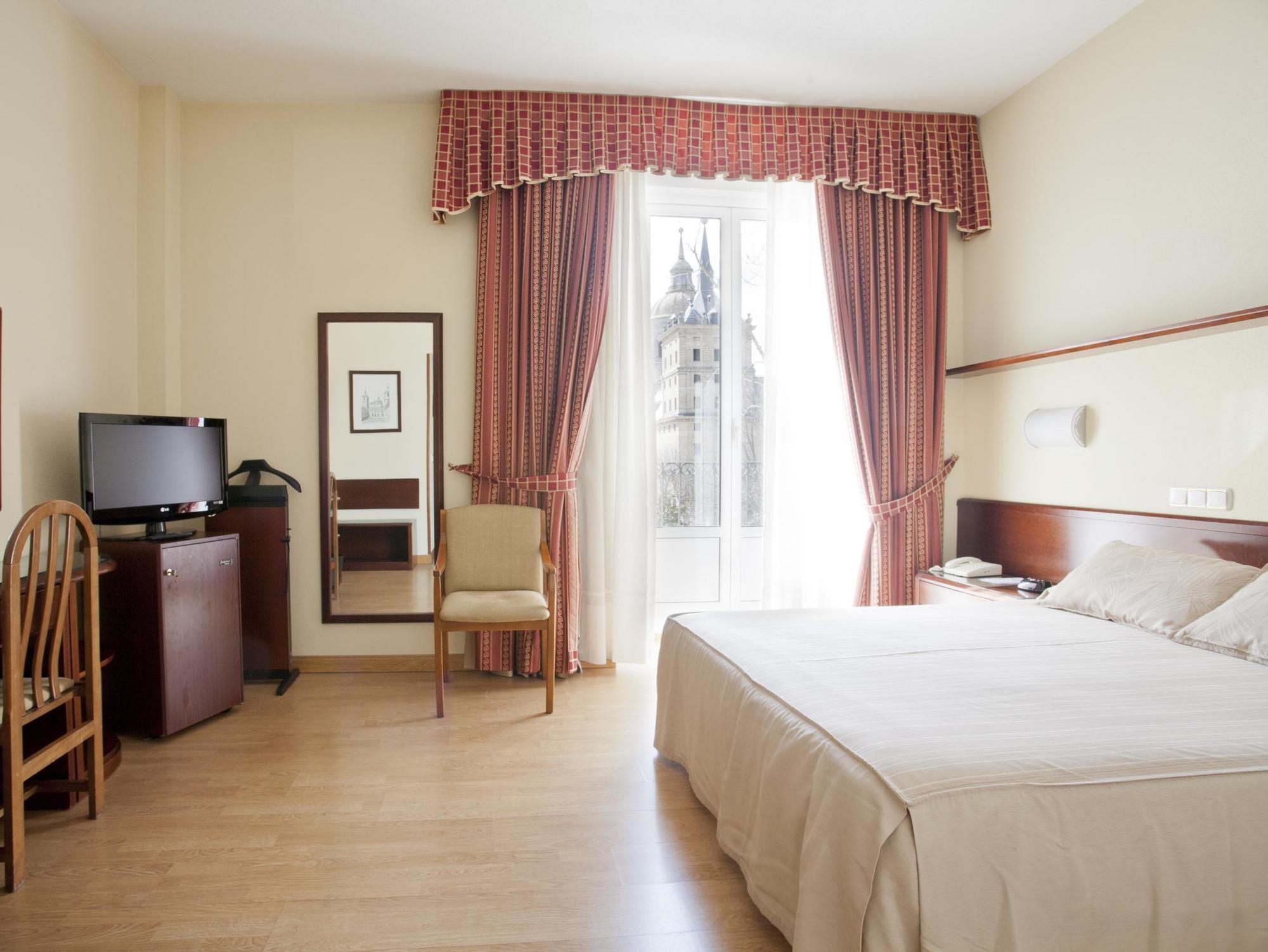 Hotel Florida San Lorenzo de El Escorial Eksteriør bilde